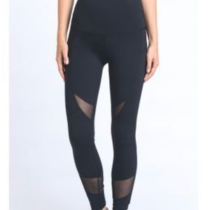 NWT Mono B High Waist mesh legging